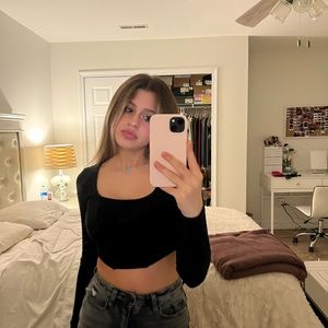 Meet your Posher, Ellie